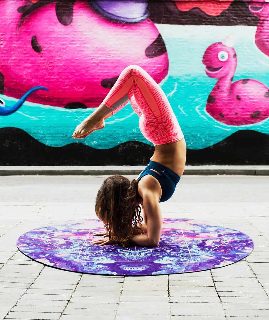 6 Reasons to Quit the Gym & Join a Yoga Studio